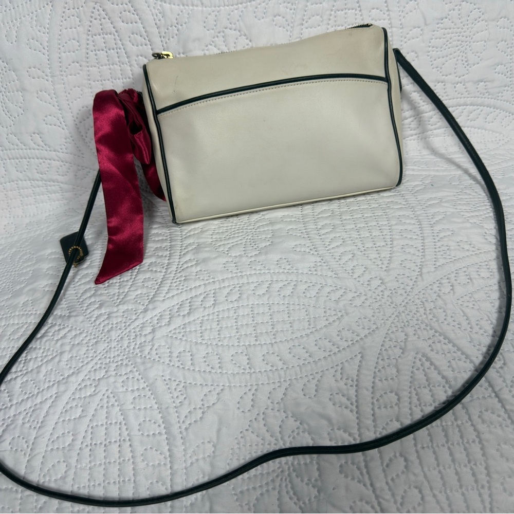 White & Navy Vintage Coach Slim Zip Nautical No. 6018